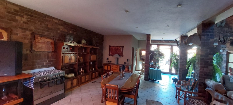 8 Bedroom Property for Sale in Grimbeeck Park North West